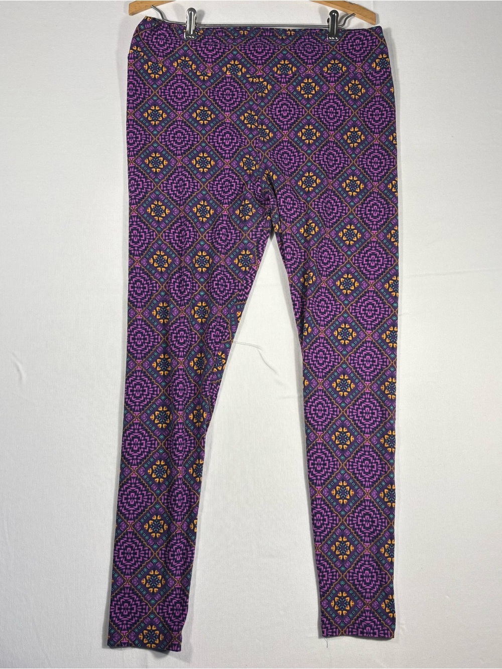 LuLaRoe Women’s Tall & Curvy Leggings Purple fits sizes 12-18